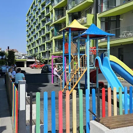 Black Sea Breeze Cu Piscina,sauna,gym Langa Plaja Apartament *